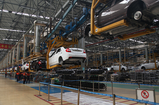 走進(jìn)吉利工廠車間 揭開(kāi)汽車制造神秘面紗